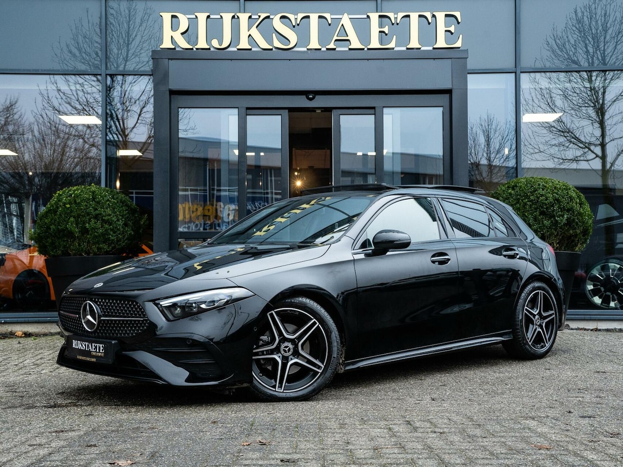 Mercedes-Benz A-klasse - A200 AMG|NW MODEL|PANO|CAMERA|18''|NIGHT - AutoWereld.nl