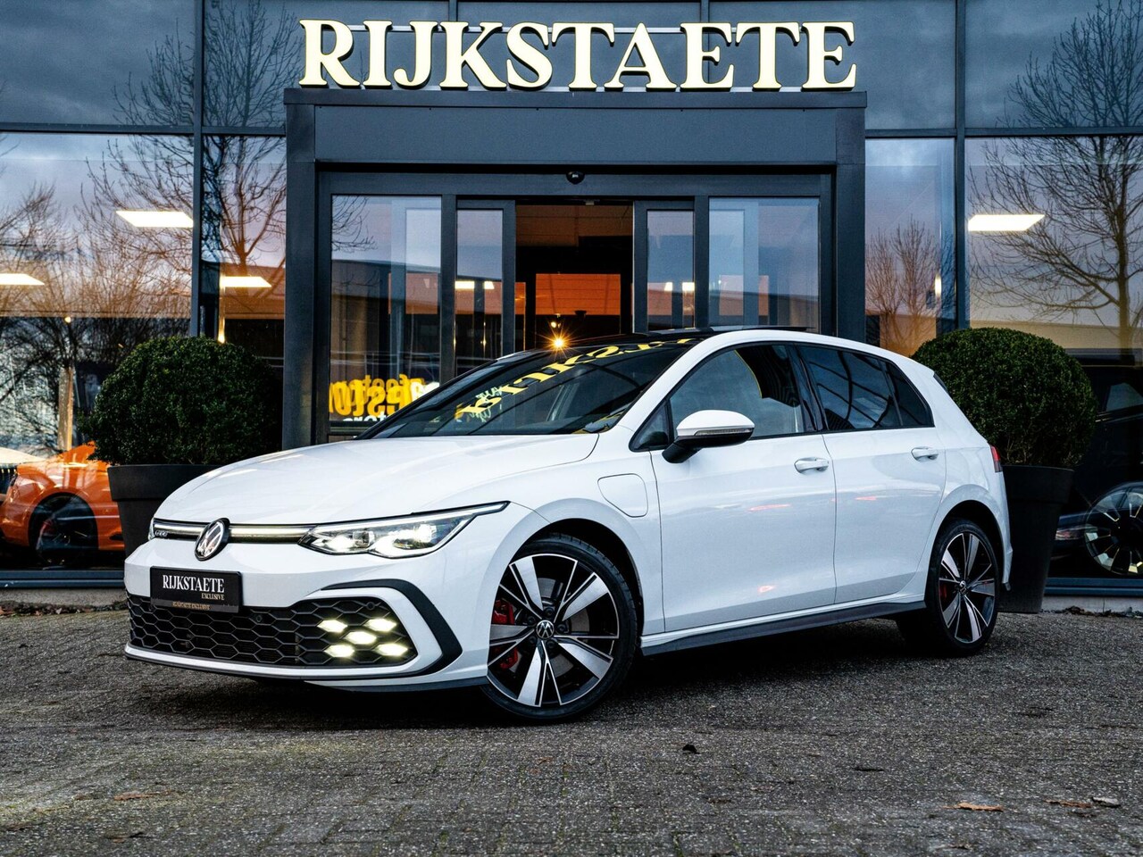 Volkswagen Golf - 1.4 GTE TSI|245 PK|PANO|SFEERV.|INCL BTW - AutoWereld.nl