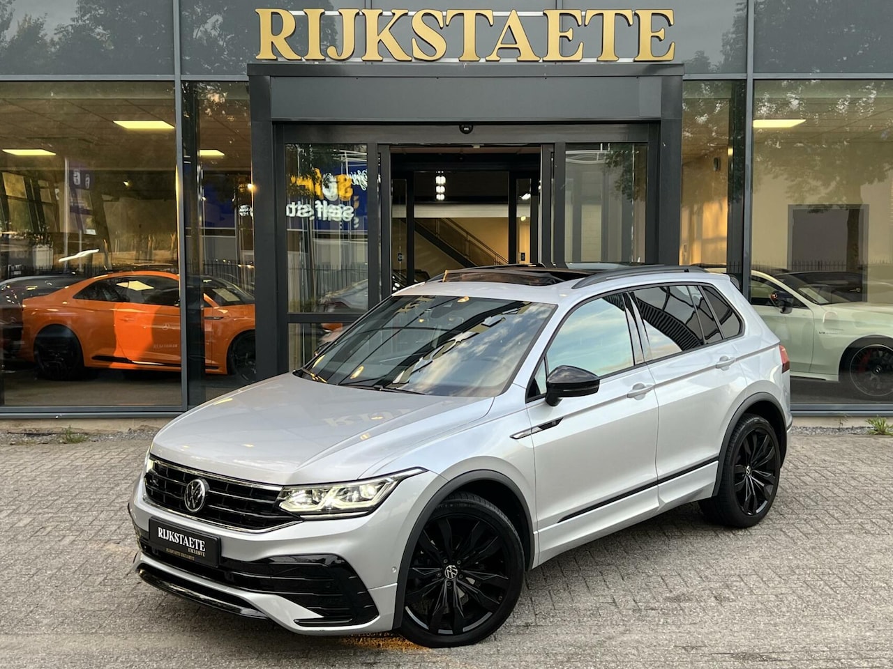 Volkswagen Tiguan - 1.5 TSI R-Line|PANO|DYNAUDIO|ACC|20'' - AutoWereld.nl