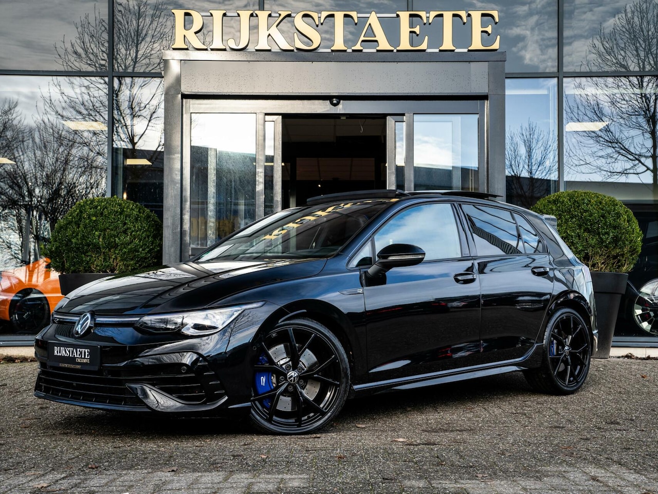 Volkswagen Golf - 2.0 TSI R 4MOTION|PANO|H&K|AKRAPOVIC|ACC|19' - AutoWereld.nl