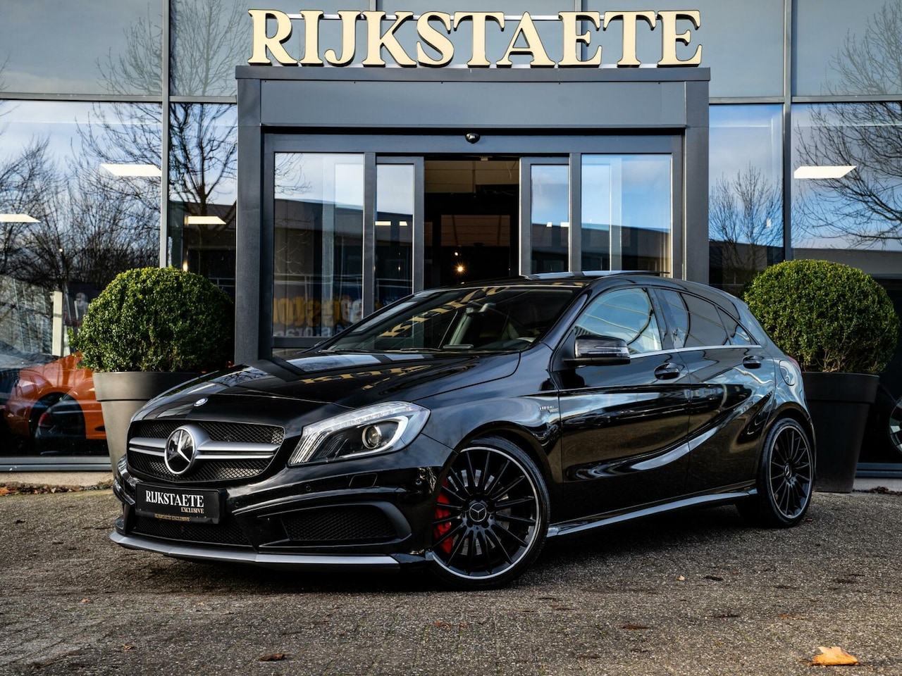 Mercedes-Benz A-klasse - AMG A45 4MATIC|PANO|KUIPSTOELEN|19'' - AutoWereld.nl