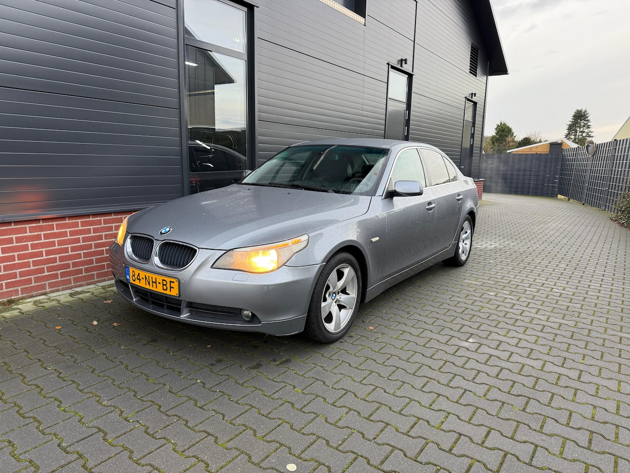 BMW 5-serie - 520i Executive 6-cilinder - AutoWereld.nl