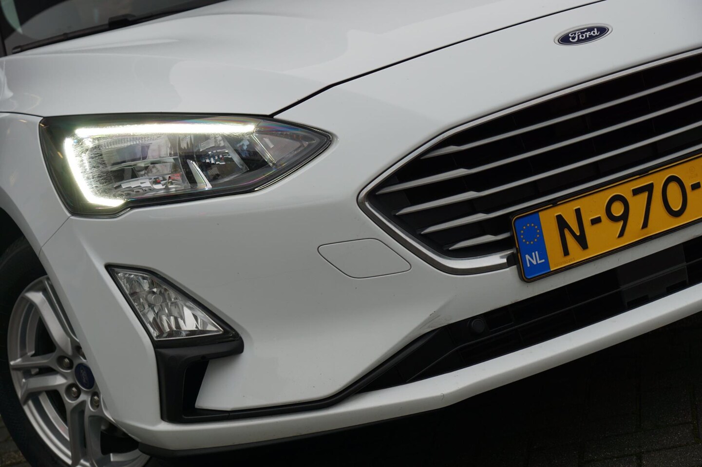 Ford Focus Wagon - 1.0 Hybrid Business Plus | Frozen White | Carplay/Trekhaak/Keurig! - AutoWereld.nl