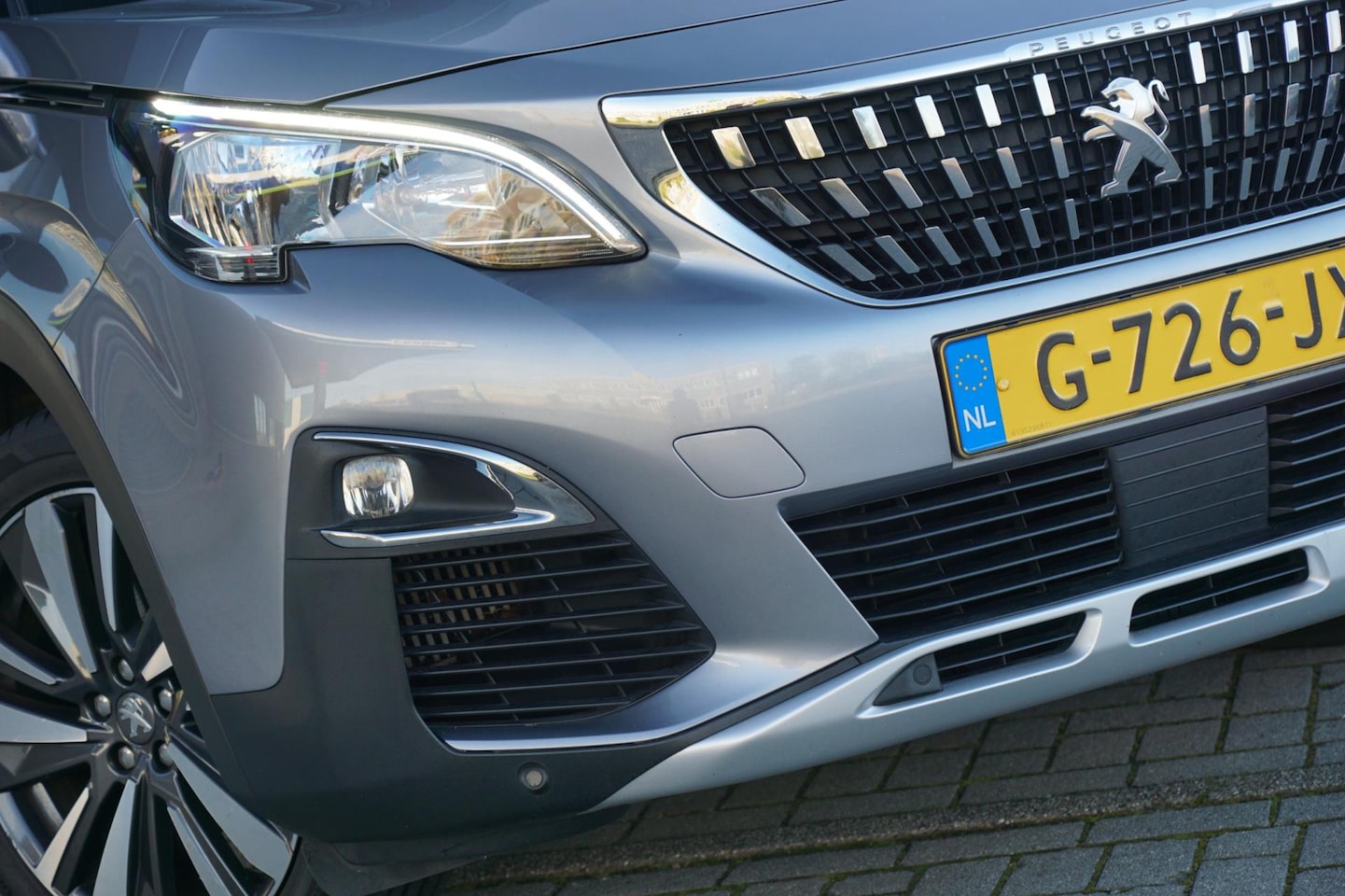 Peugeot 3008 - 1.2 PureTech 130pk Blue Lease Premium - Gris Artense - Chique - AutoWereld.nl