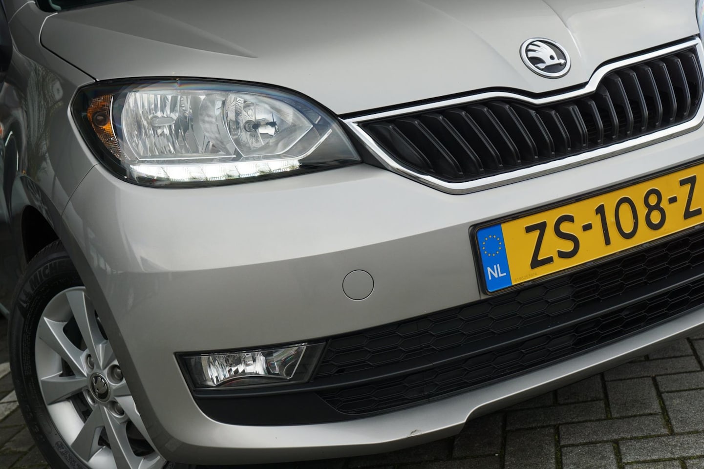 Skoda Citigo - 1.0 G.T. 5drs Style Automaat - Tungsten Silver - Cruise/LMV/AC - AutoWereld.nl