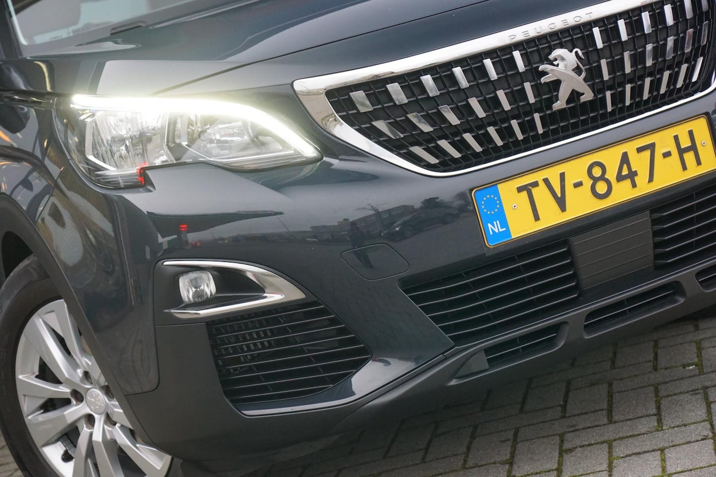 Peugeot 3008 - 1.2 130PK Blue Lease Executive | Hurricane Grey | Cognac Leder/Carplay/NAV - Keurig! - AutoWereld.nl