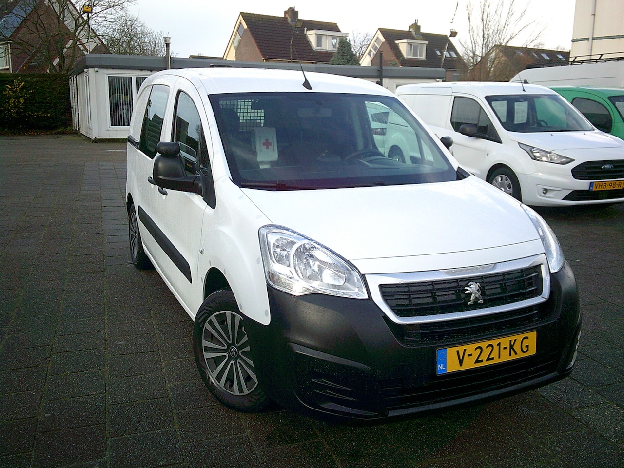 Peugeot Partner - 120 1.6 BlueHDi 100 L1 Premium Pack VOORZIEN VAN AIRCO+NAV+CRUISE BTW VRIJ!EURO6 - AutoWereld.nl