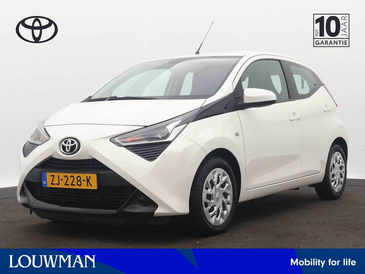 Toyota Aygo - 1.0 VVT-i x-play | Camera | Airco | Apple Carplay/Android Auto | - AutoWereld.nl