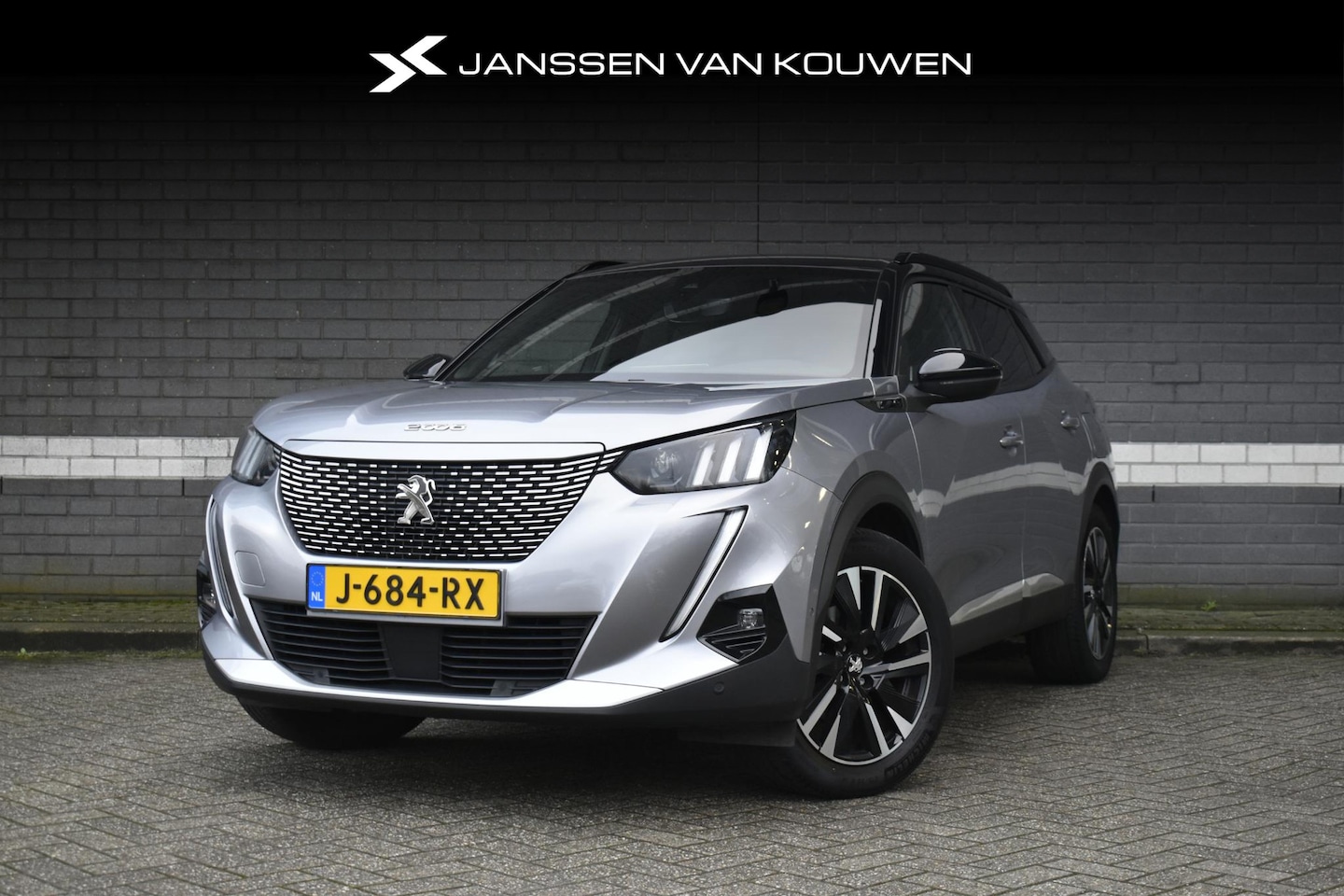 Peugeot e-2008 - EV GT 50 kWh / SOH 94% / Navigatie / Stoelverwarming / Achteruitrijcamera - AutoWereld.nl