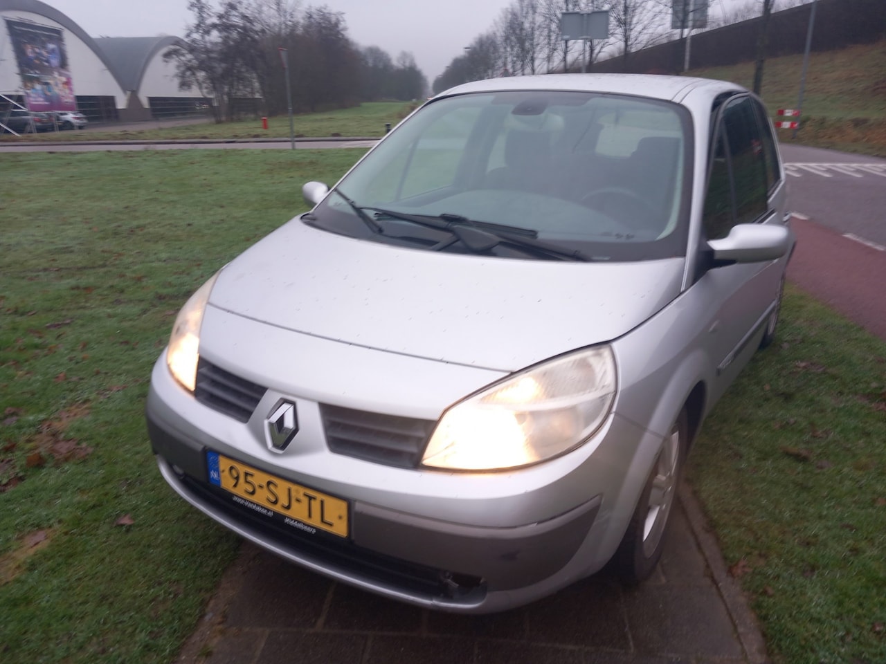 Renault Scénic - 1.6-16V Privilège Luxe 1.6-16V Privilège Luxe - AutoWereld.nl