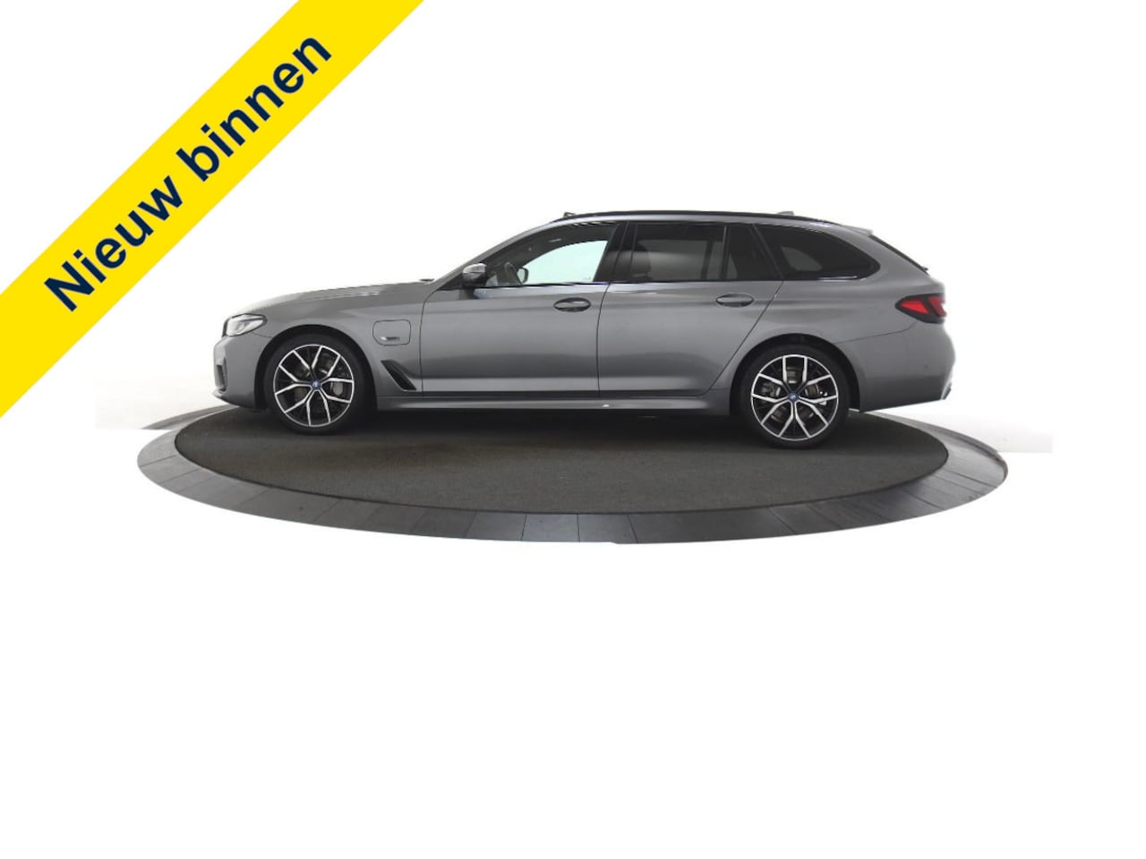 BMW 5-serie Touring - 530e xDrive High Executive M - Sportpakket - AutoWereld.nl