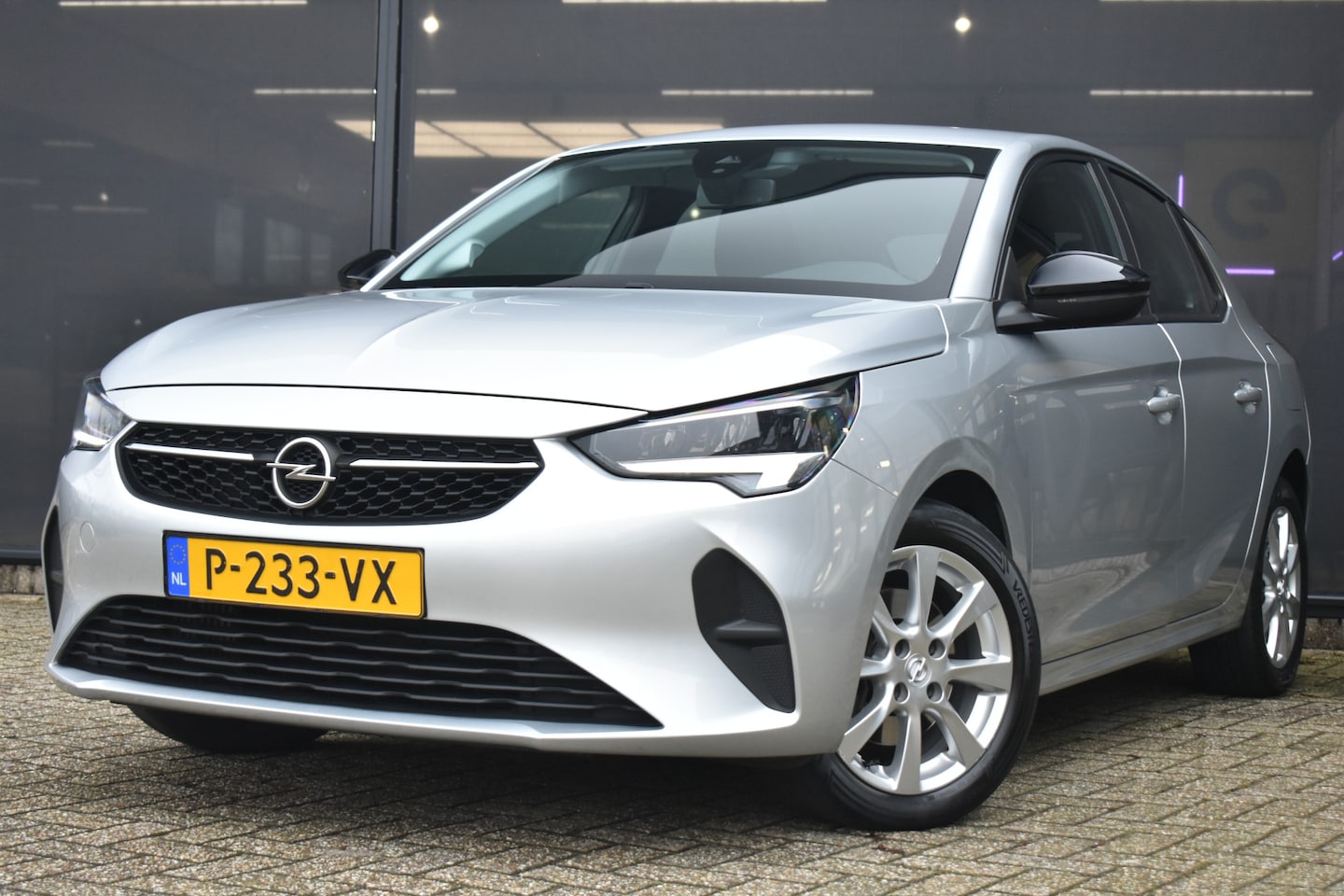 Opel Corsa - 1.2 Turbo Edition 100pk 8-traps Automaat | Navigatie by App | Parkeersensoren | 16"LMV | A - AutoWereld.nl