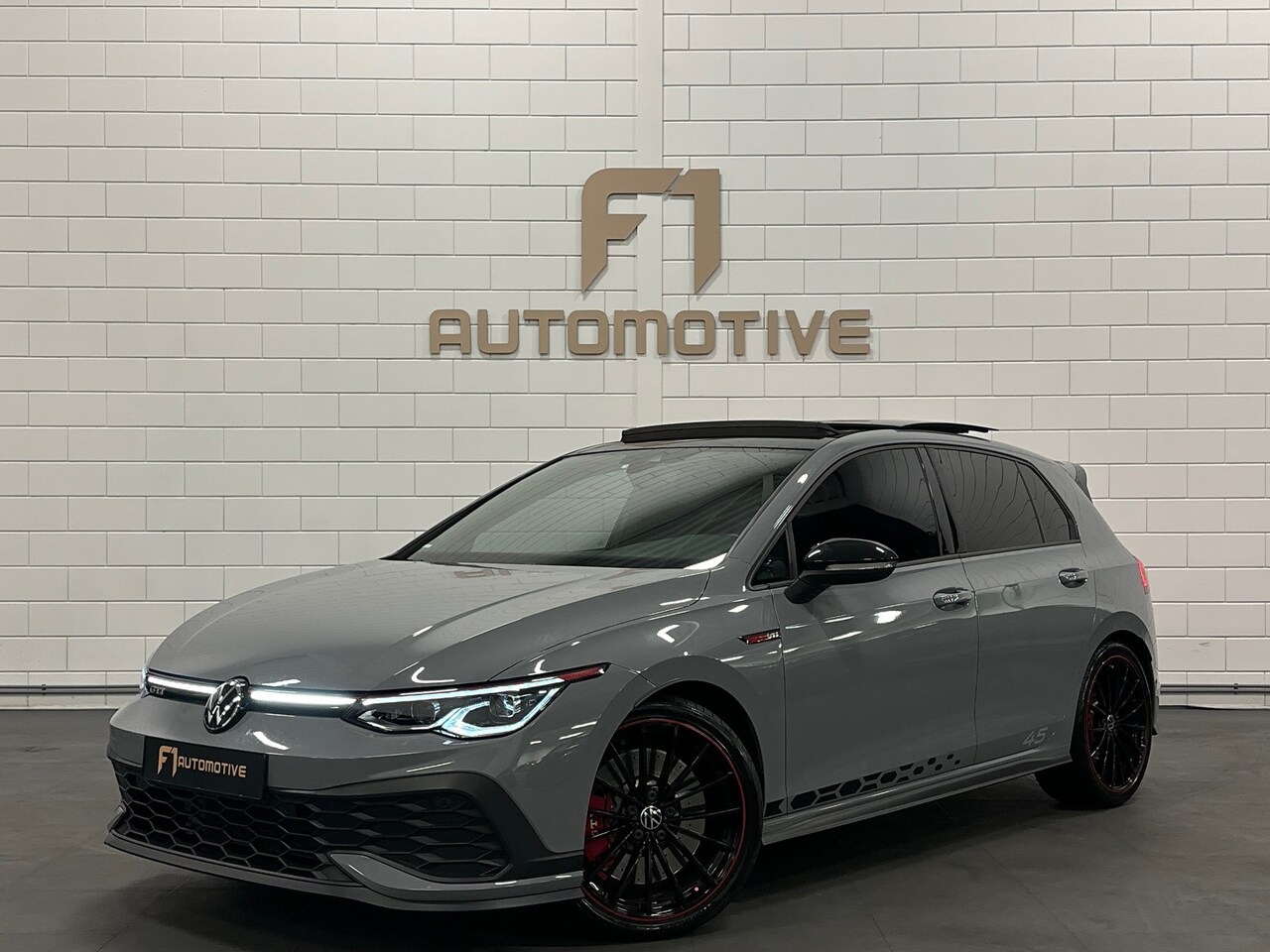 Volkswagen Golf - 2.0 TSI GTI Clubsport 45 Jahre|Pano|Akra|IQ - AutoWereld.nl