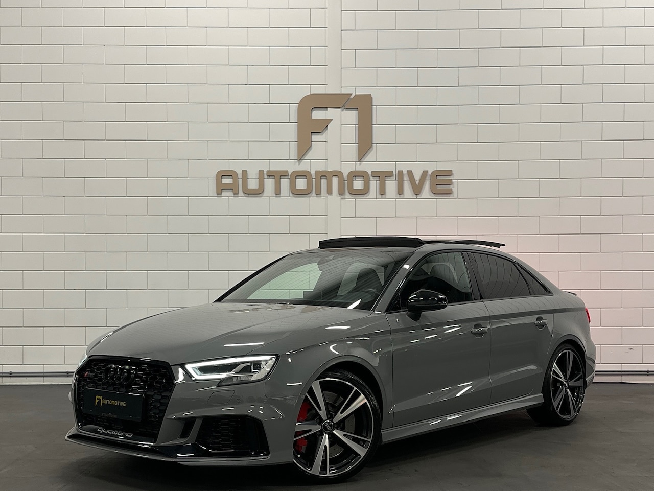 Audi RS3 - Limousine 2.5 TFSI Quattro Pano|Keyl|RS Seat|B&O|Cam - AutoWereld.nl