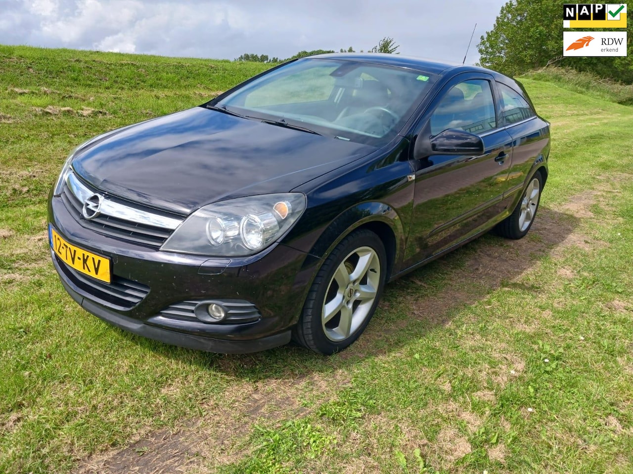 Opel Astra GTC - 1.6i Sport Climate Cruise Control LM Velgen APK 03-2025 - AutoWereld.nl