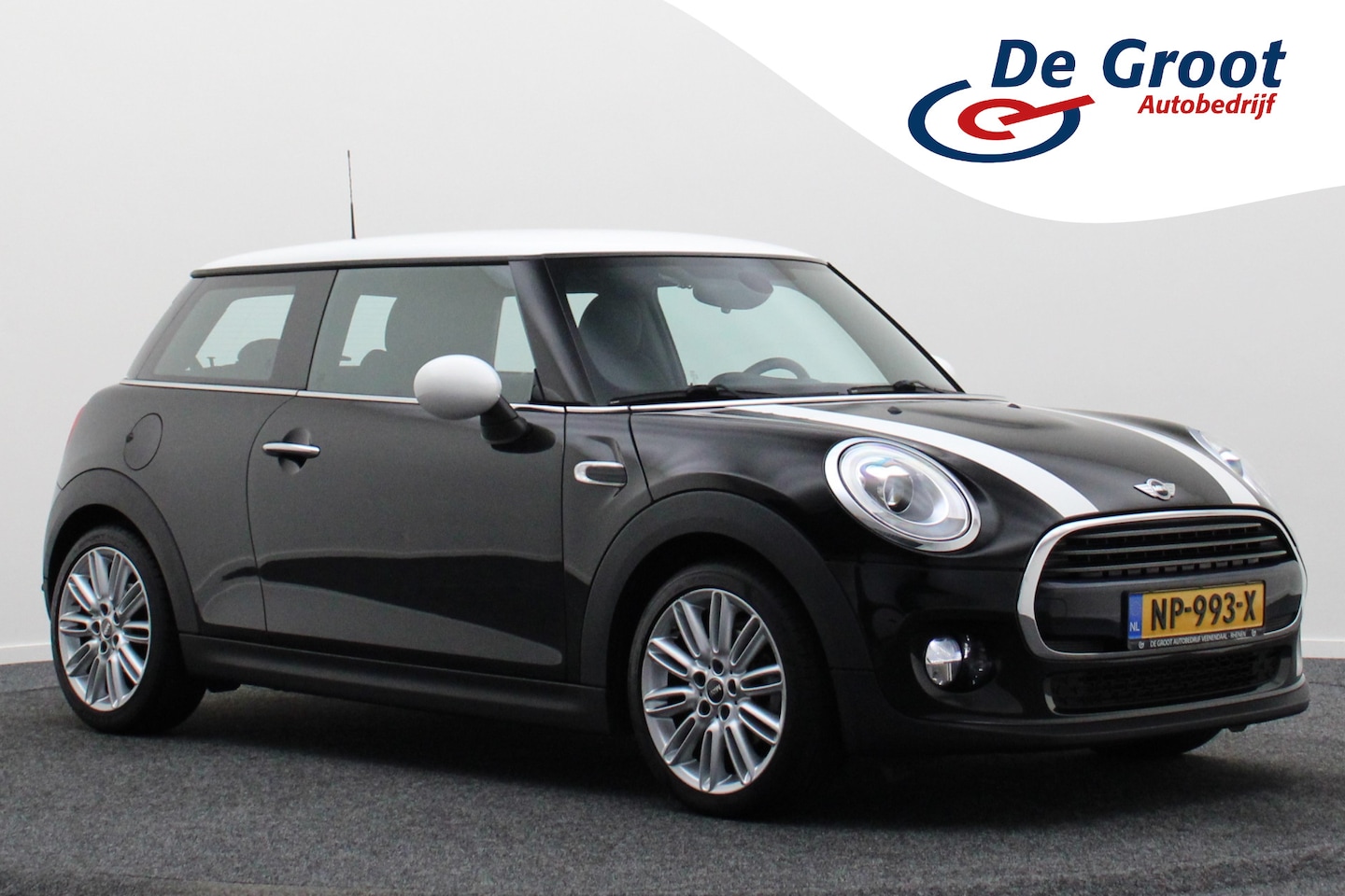 MINI Cooper - Mini 1.5 Chili LED, Stoelverwarming, Climate, Cruise, Bluetooth, PDC, Sportstoelen, 17'' - AutoWereld.nl