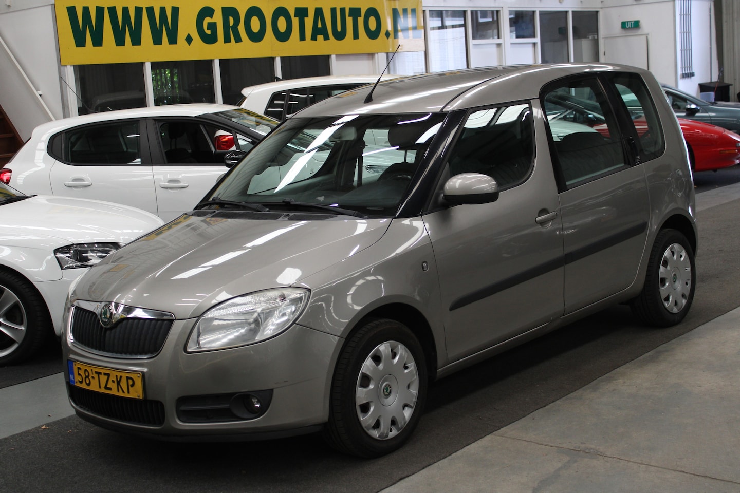 Skoda Roomster - 1.4-16V Style Airco, Trekhaak, Isofix, Stuurbekrachtiging - AutoWereld.nl