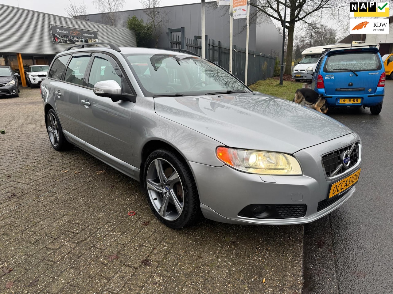 Volvo V70 - 2.5FT Summum 231 pk automaat 2010 2e eigenaar, dealer onderhouden auto, schade vrij, volle - AutoWereld.nl