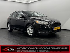 Ford Focus - 1.0 Trend Edition Airco, Cruise control, Lichtmetalen velgen, Bluetooth