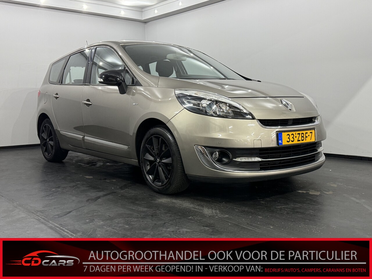 Renault Grand Scénic - 1.5 dCi Bose 7p. Half leder, Navi, Camera, Cruise control, Clima - AutoWereld.nl