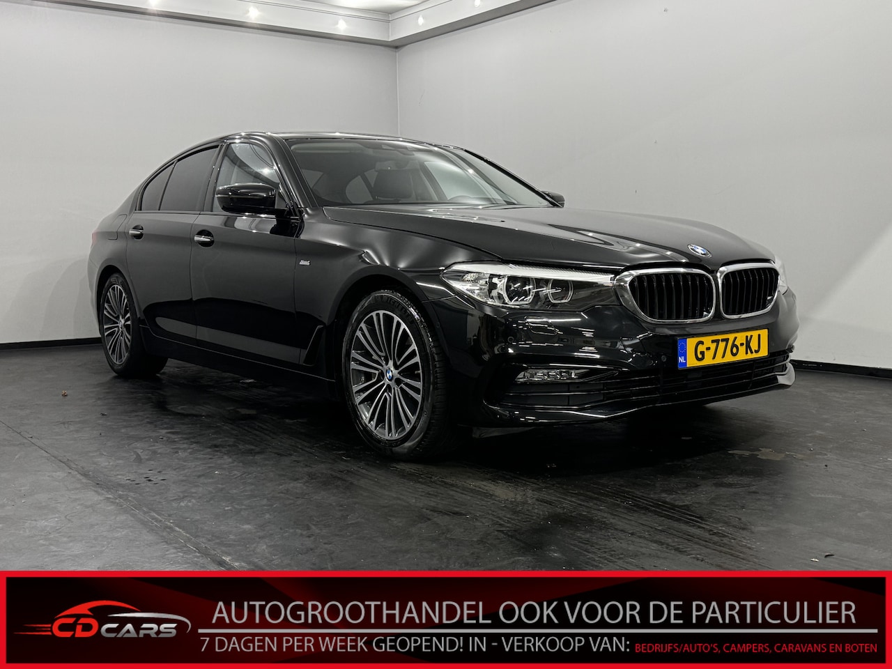 BMW 5-serie - 530i High Executive Half leder, Parkeer sensoren, Navi, Sfeerverlichting, Keyless start, V - AutoWereld.nl