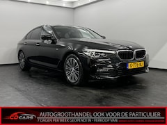 BMW 5-serie - 530i High Executive Half leder, Parkeer sensoren, Navi, Sfeerverlichting, Keyless start, V