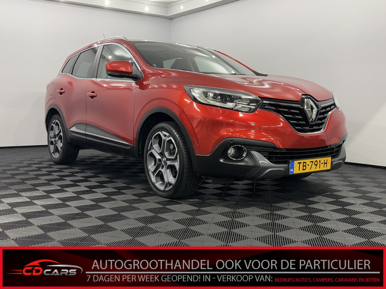 Renault Kadjar - 1.2 TCe Intens Half leder, Pano, Camera, Navi, Keyless start, Virtual desk, A start stop - AutoWereld.nl