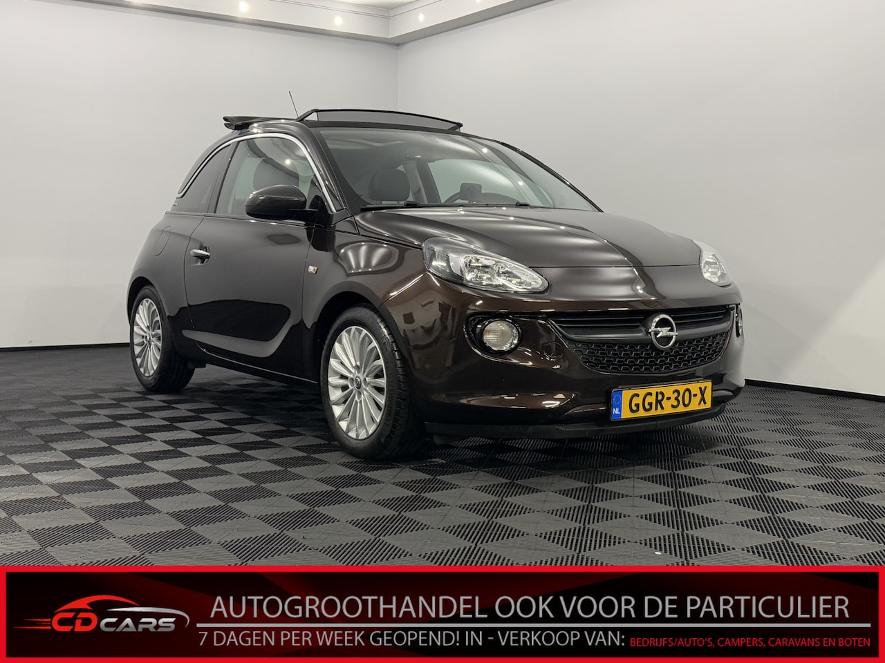 Opel ADAM - 1.2 Half leder, Parkeer sensoren, Airco, Cruise control, Navi, Pano - AutoWereld.nl