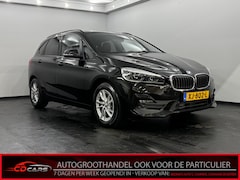 BMW 2-serie Active Tourer - 220i High Executive Launch Edition 192 pk Leder, Parkeer sensoren, Navi, Keyless start, El