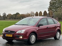 Ford Focus - 1.6-16V Ghia