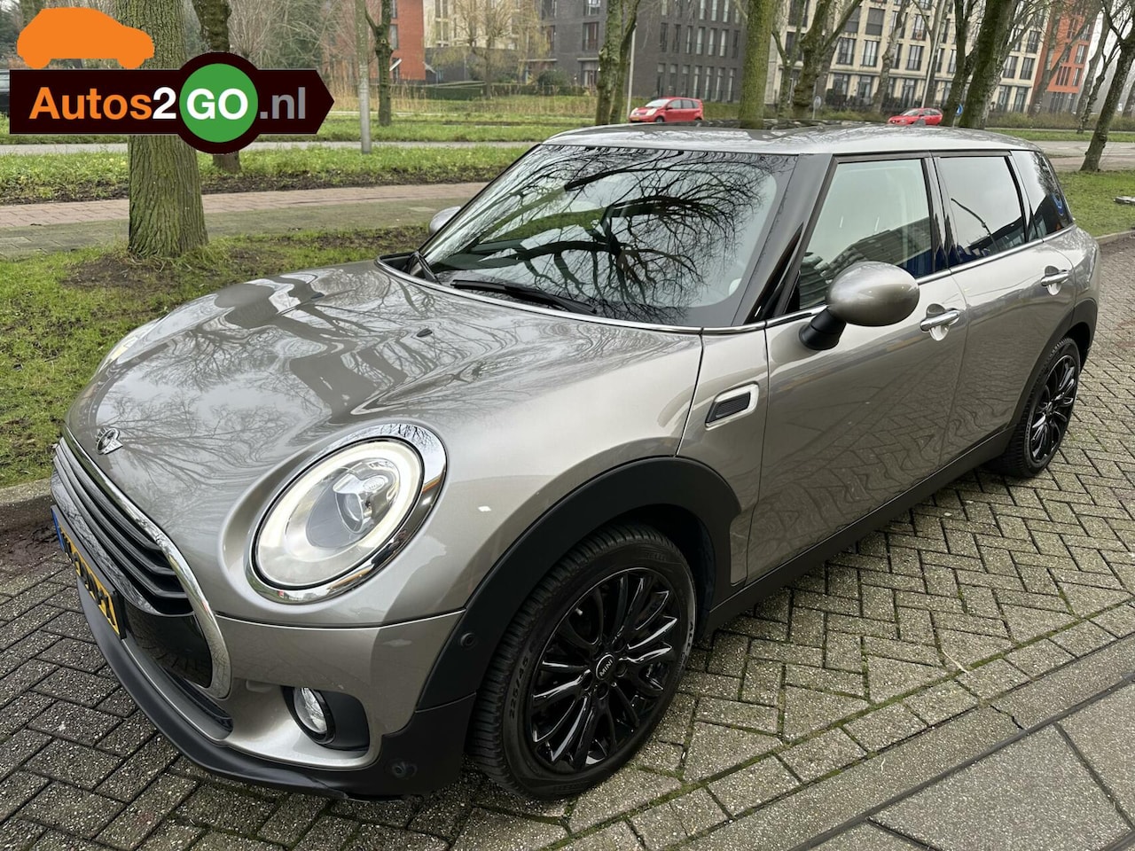 MINI Clubman - 1.5 Cooper Serious Business I Automaat I Clima I Navi I pan dak I leder I Rijklaar I - AutoWereld.nl