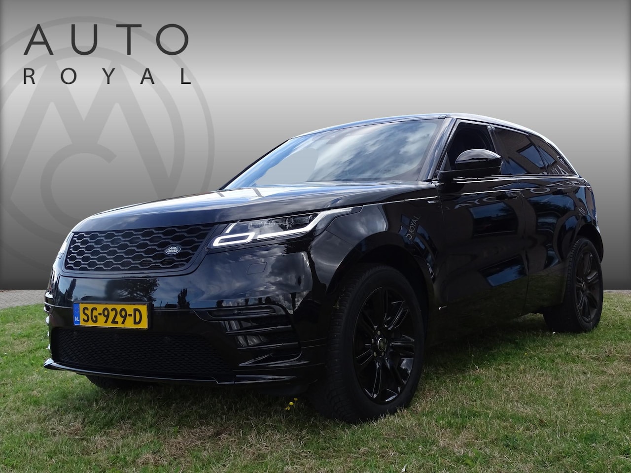 Land Rover Range Rover Velar - 2.0 I4 AWD R-Dynamic SE - Automaat, Navigatie, Camera, Airco/ECC, CruiseControl, Parkeerse - AutoWereld.nl