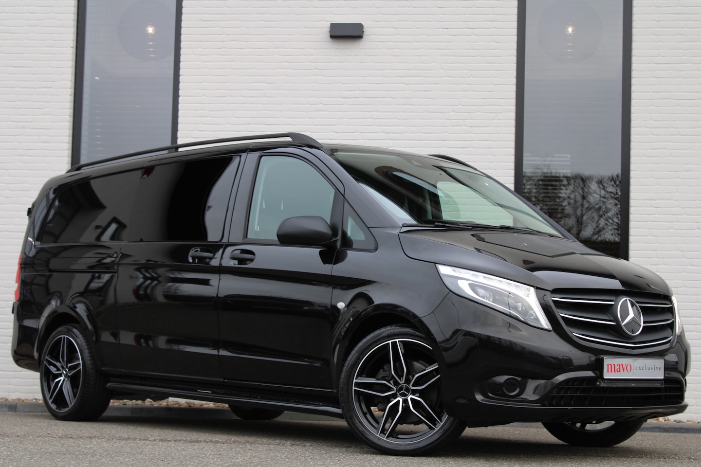 Mercedes-Benz Vito - 116 CDI / Aut / XXL / DC / 4-matic / Led-Xenon / Leer / Achterdeuren / Vol Opties / NIEUWS - AutoWereld.nl