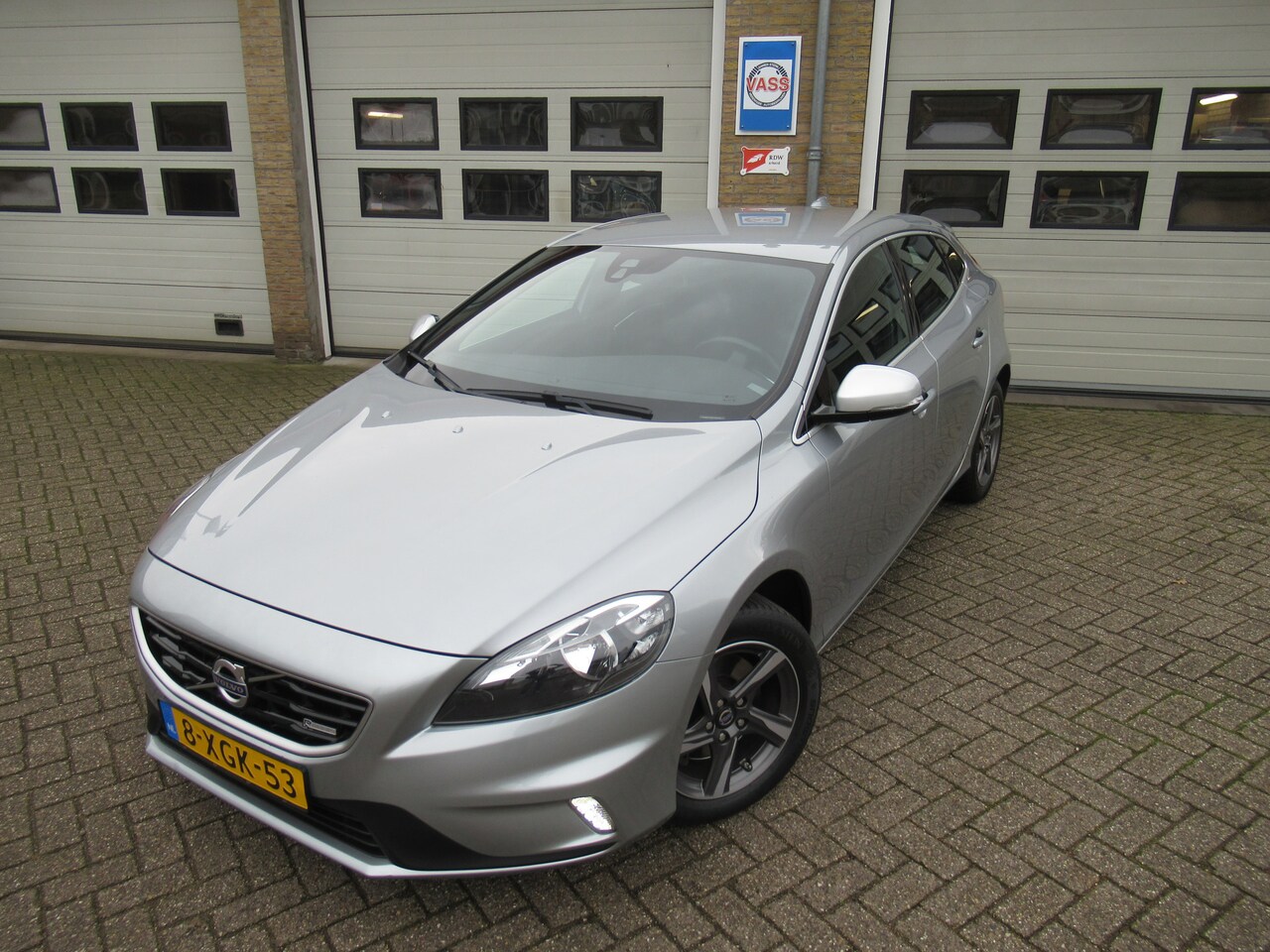 Volvo V40 - 1.6 T2 R-Design 1.6 T2 R-Design - AutoWereld.nl