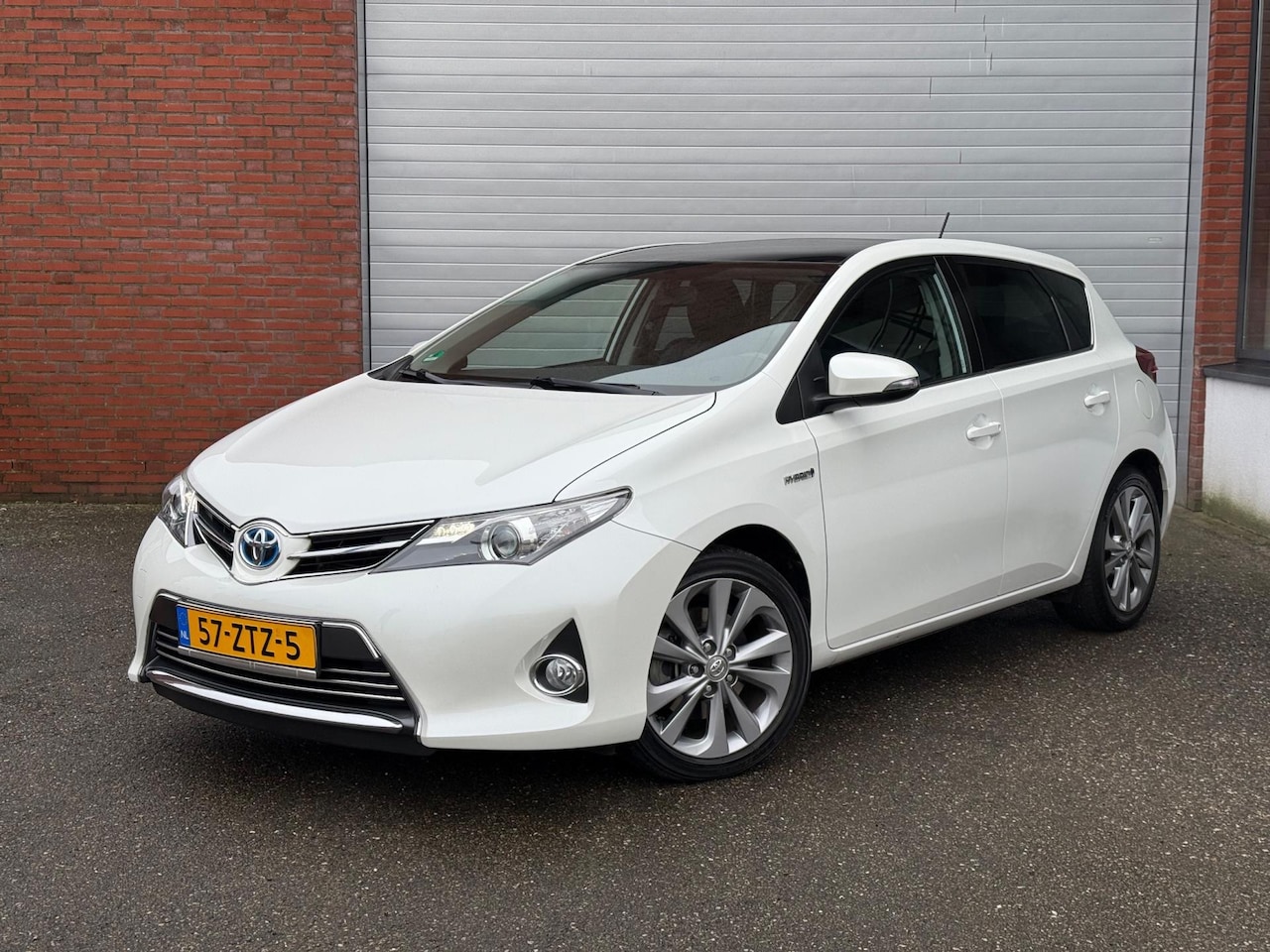 Toyota Auris - 1.8 Hybrid Lease| PANO| LEER| CAMERA| NAVI - AutoWereld.nl