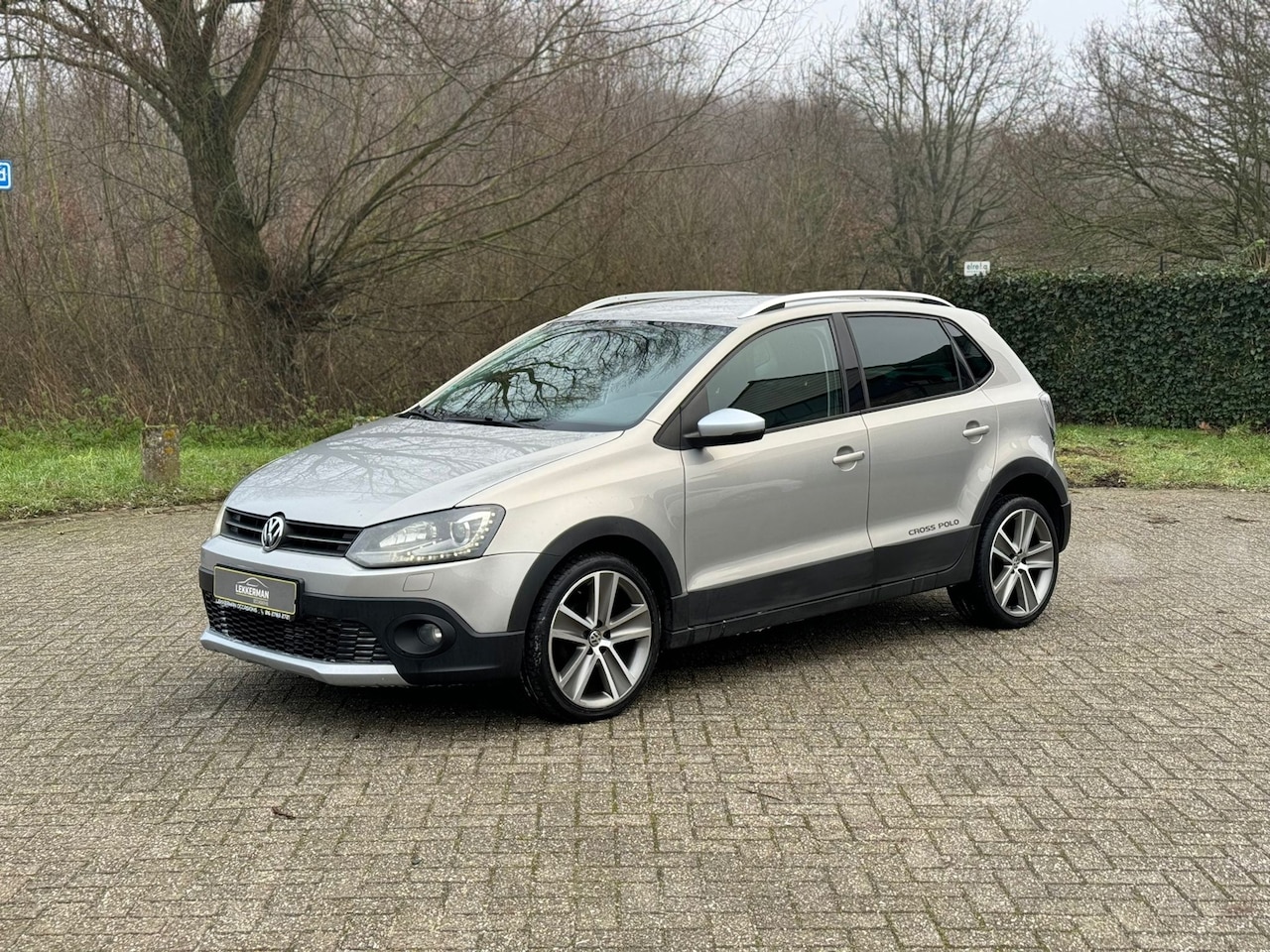 Volkswagen Polo - 1.2 TSI Cross LEDER I 105 PK I CARPLAY I TREKHAAK I CLIMA - AutoWereld.nl