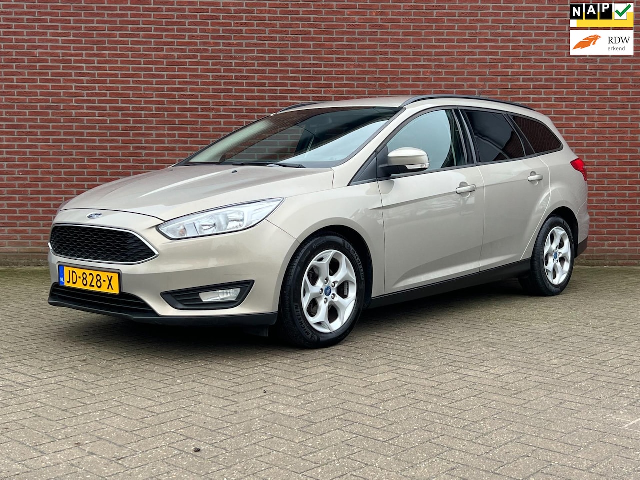 Ford Focus Wagon - 1.0 Trend Edition / Airco / Cruise control / PDC - AutoWereld.nl