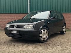 Volkswagen Golf - 1.6-16V Trendline