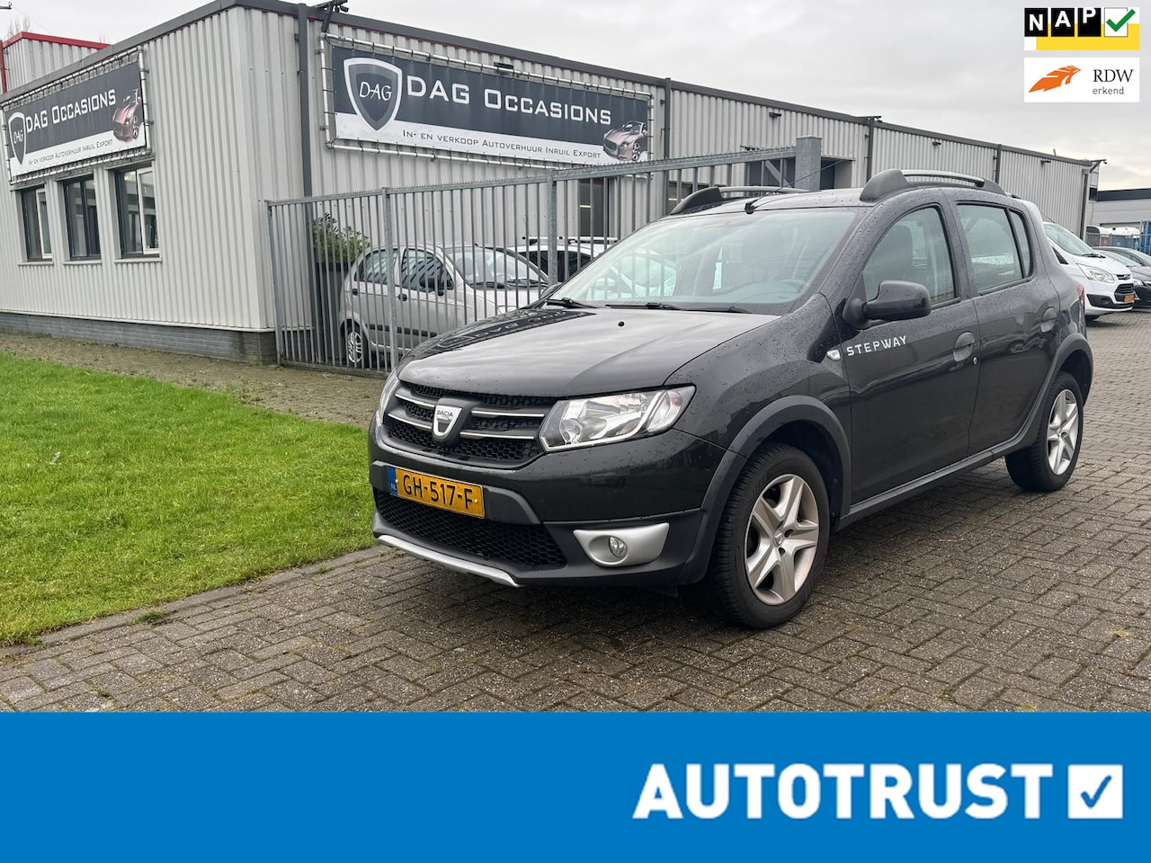 Dacia Sandero Stepway - 0.9 TCe Lauréate NAVI|PDC|TREKHAAK|AIRCO - AutoWereld.nl