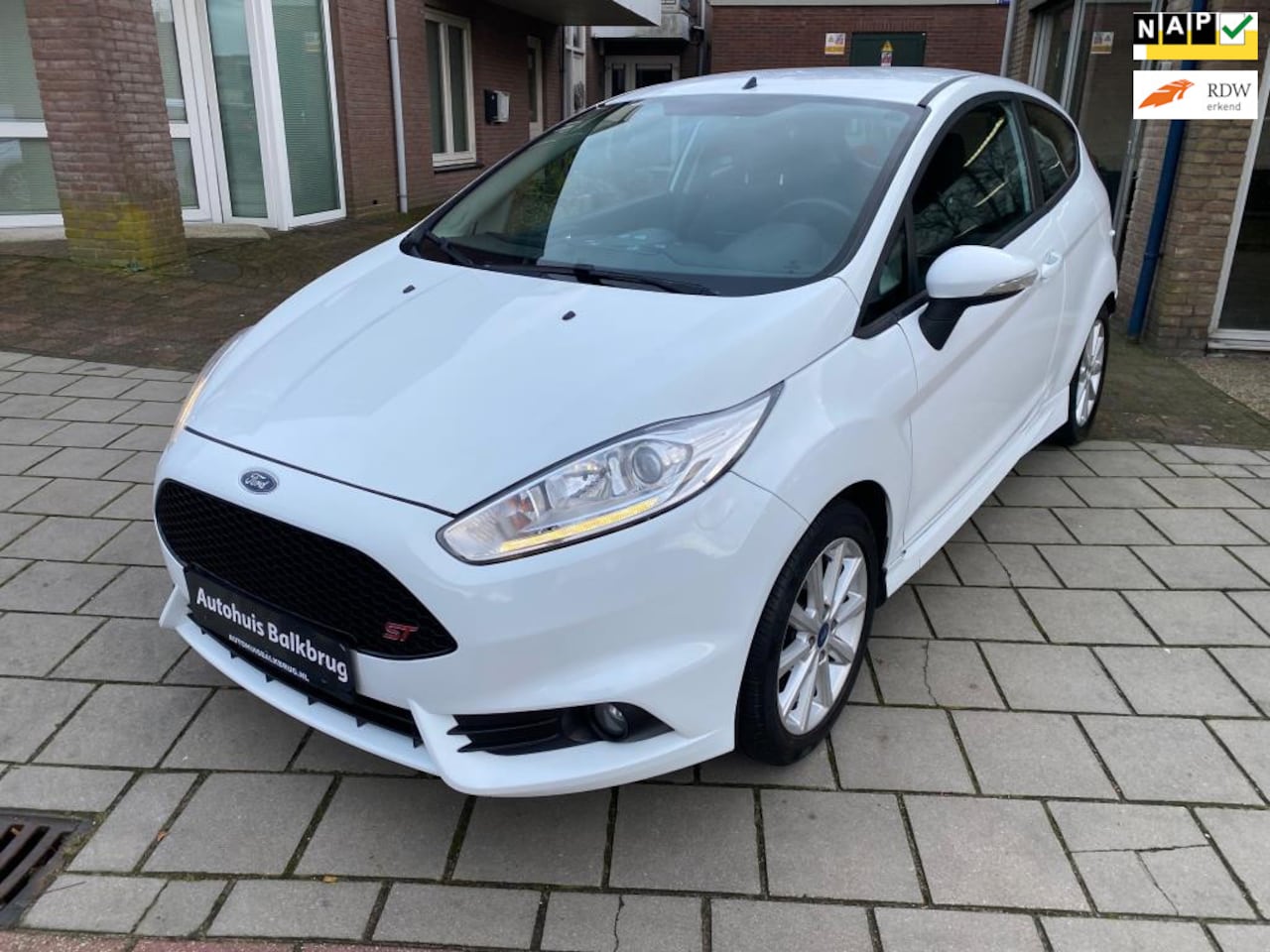 Ford Fiesta - 1.0 Sport st-line airco stoelverwarming lm velgen 83466 km - AutoWereld.nl