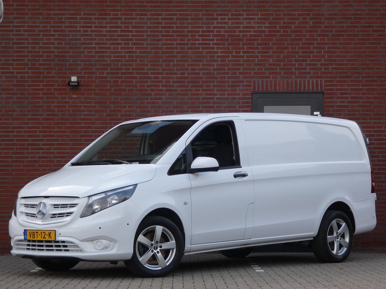 Mercedes-Benz Vito - 111 CDI Lang Airco/PDC/Cruise control - AutoWereld.nl