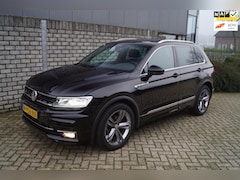 Volkswagen Tiguan - 1.5 TSI ACT Comfortline Business R Panodak Sportst Stoelverw NavI Camera Clima Adaptieve C