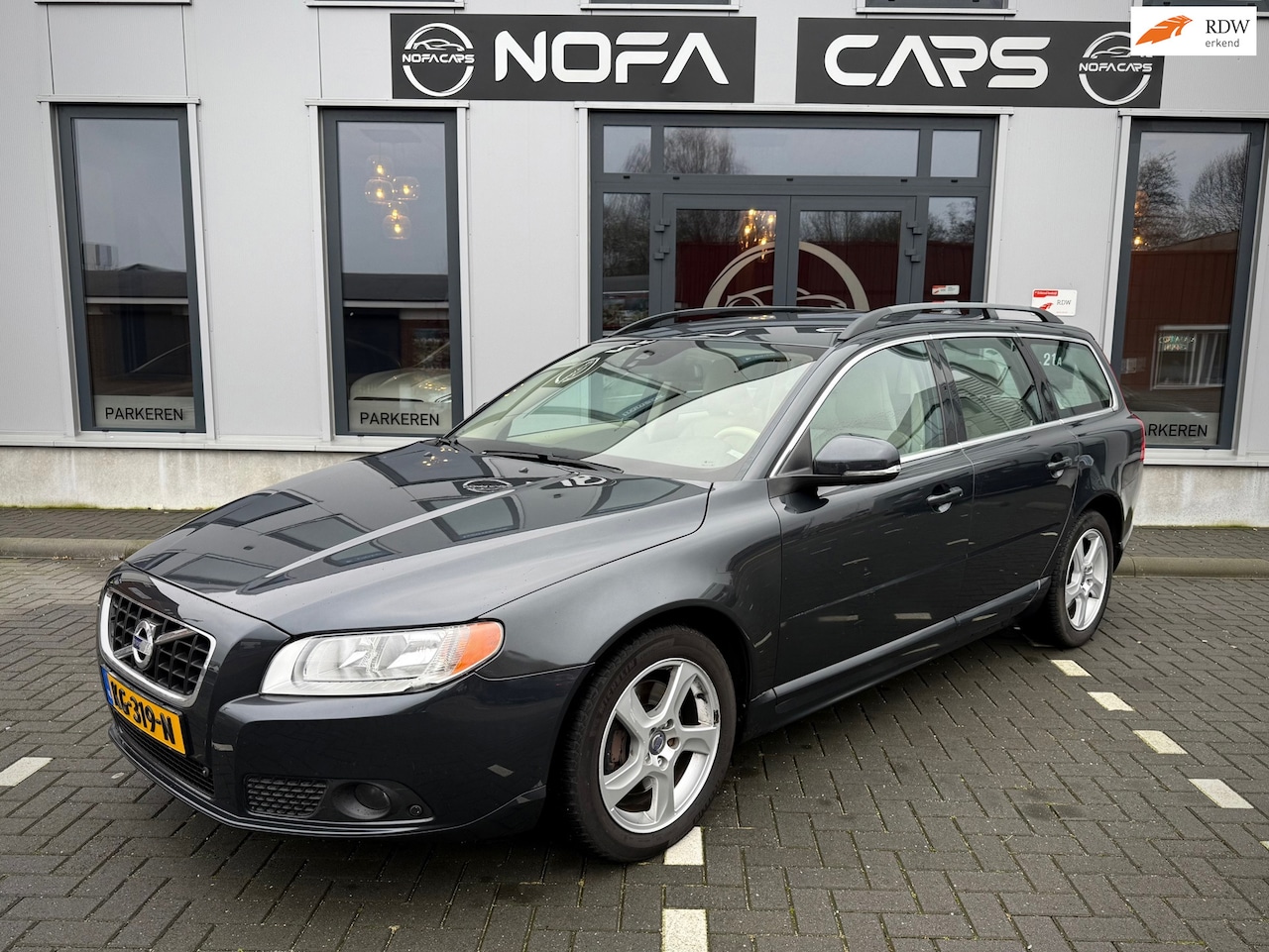 Volvo V70 - 2.0 D4 Limited Edition|Navi|Leer|Automaat - AutoWereld.nl