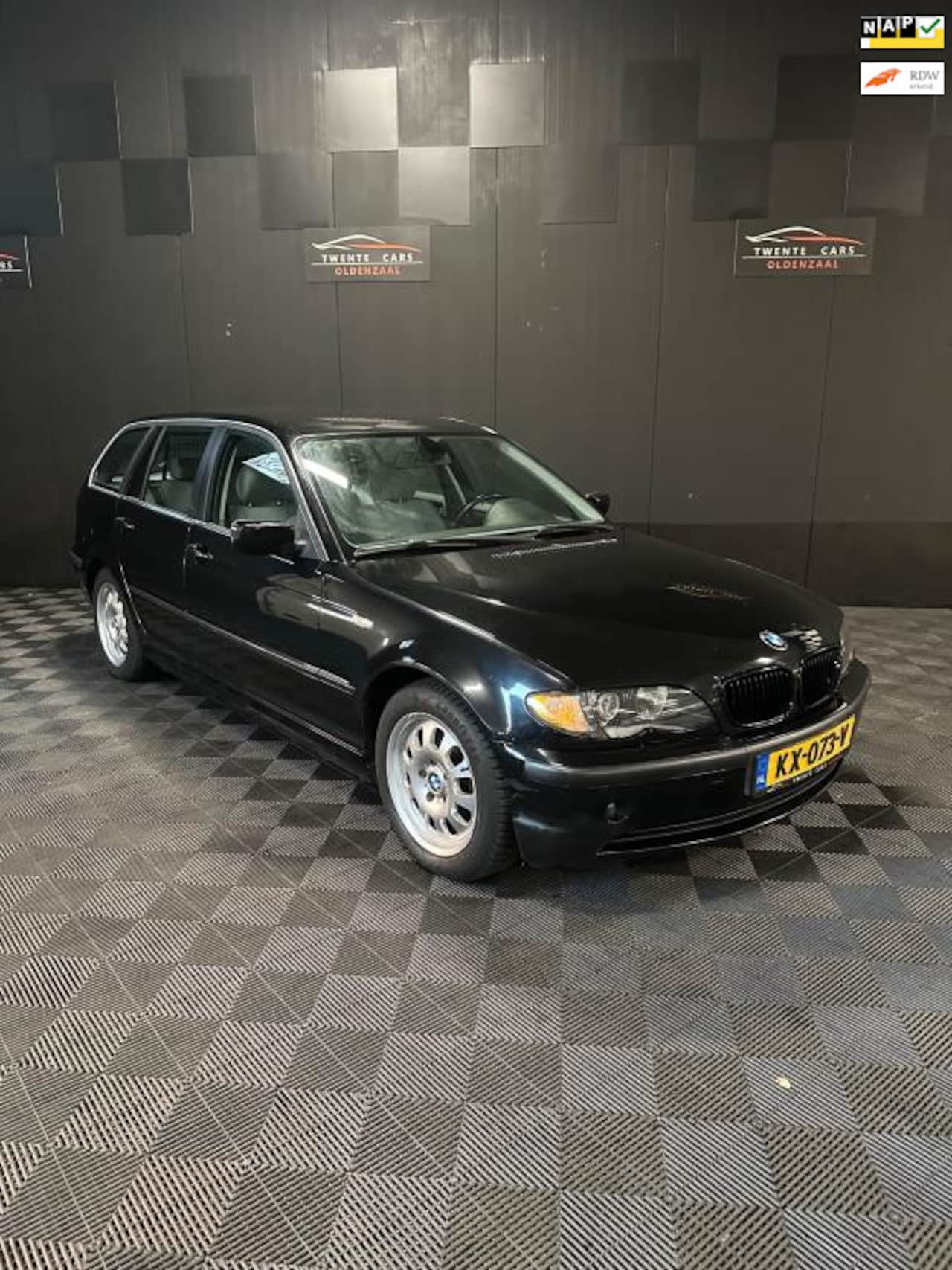 BMW 3-serie Touring - 325i Special Executive | Xenon | Clima | NIeuwe APK | - AutoWereld.nl