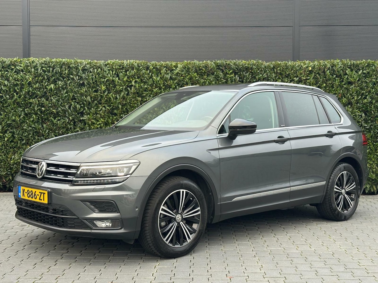 Volkswagen Tiguan - 1.5 TSI ACT Business R PANO, LED, DODEHOEK, HUD, TREKHAAK, CRUISE, NAV, CARPLAY, ECC-AIRCO - AutoWereld.nl