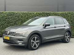 Volkswagen Tiguan - 1.5 TSI ACT Business R PANO, LED, DODEHOEK, HUD, TREKHAAK, CRUISE, NAV, CARPLAY, ECC-AIRCO