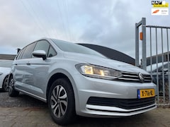 Volkswagen Touran - 1.5 TSI Active | 7 persoons | automaat | Apple CarPlay | ACC |