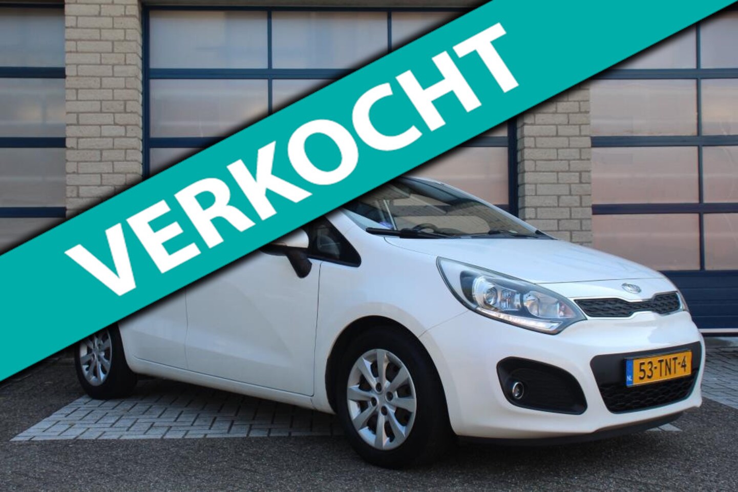 Kia Rio - 1.2 CVVT Super Pack Clima - LED - Privacy - Bluetooth - Parkeersensoren - AutoWereld.nl