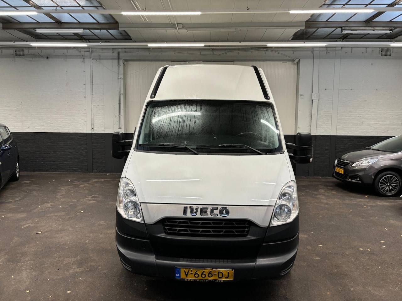 Iveco Daily - 35 S 15V 330 H2 35S15V 330 H2 - AutoWereld.nl