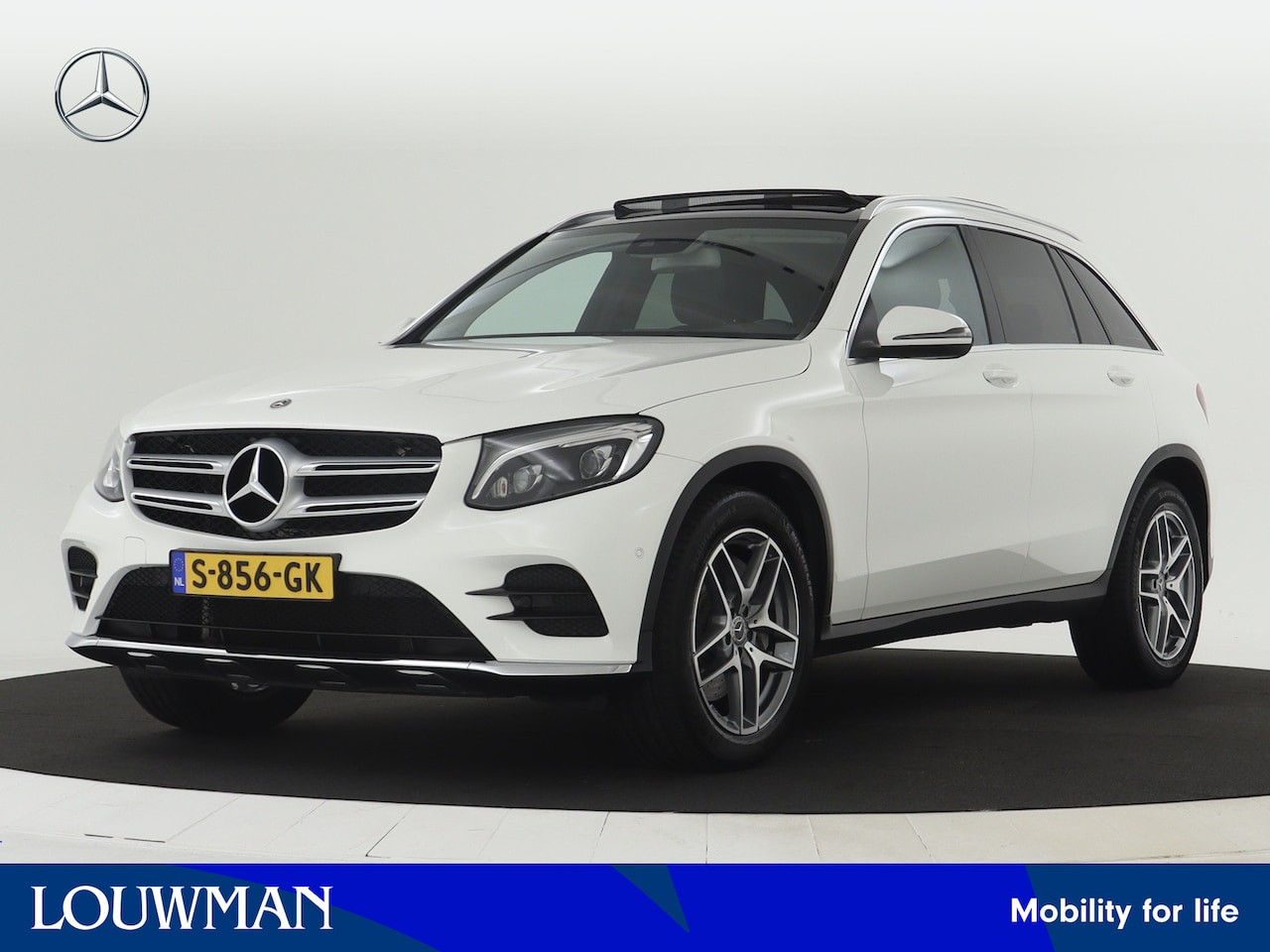 Mercedes-Benz GLC-klasse - 250 4MATIC Premium Plus AMG | Panoramadak | Trekhaak | Navigatie | Camera | Stoelverwarmin - AutoWereld.nl